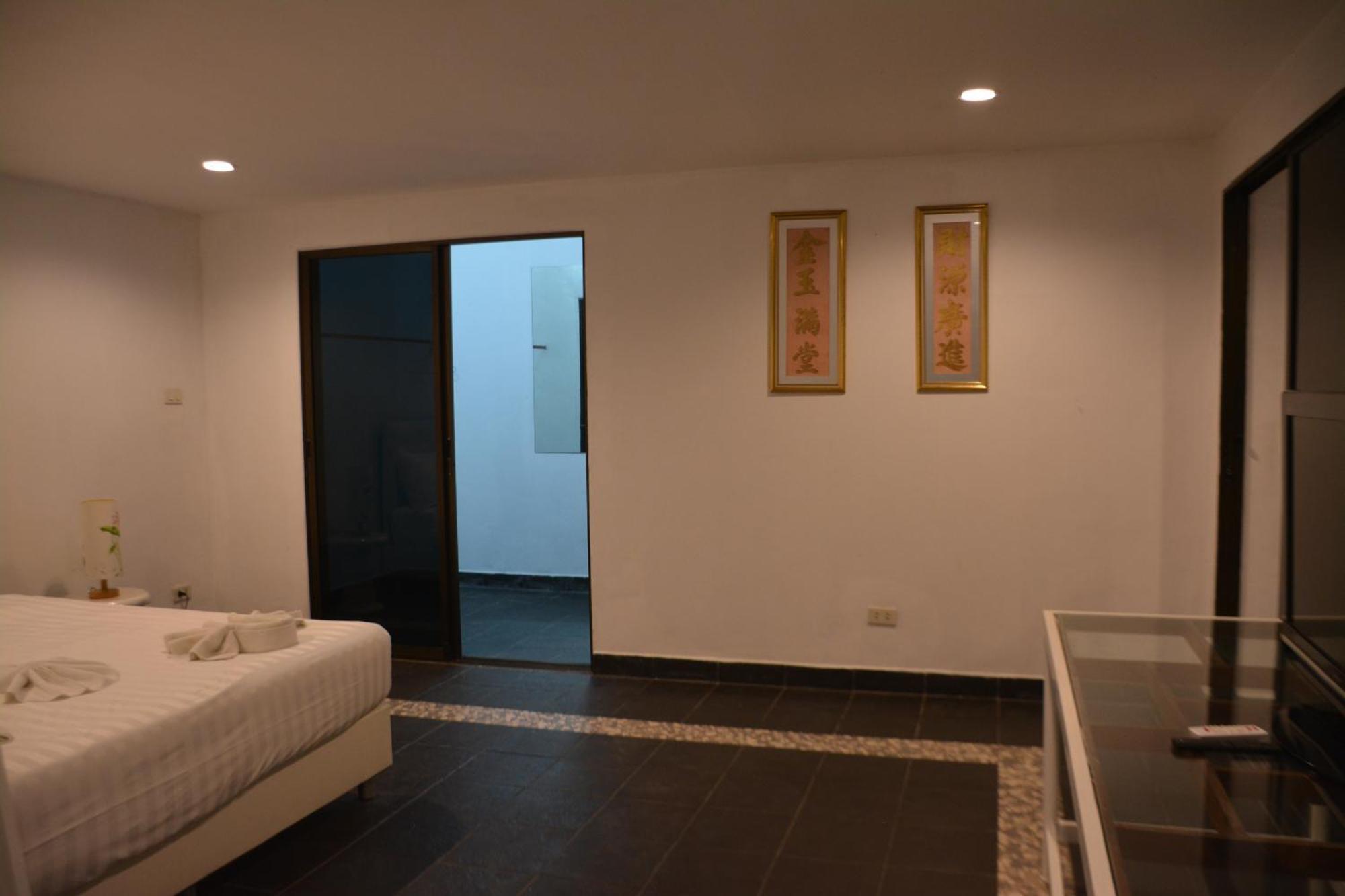 Baan Suan Villa 1 Patong Luaran gambar